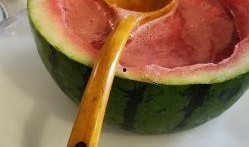 化妆去酒吧吃瓜,去酒吧吃瓜，美美哒！